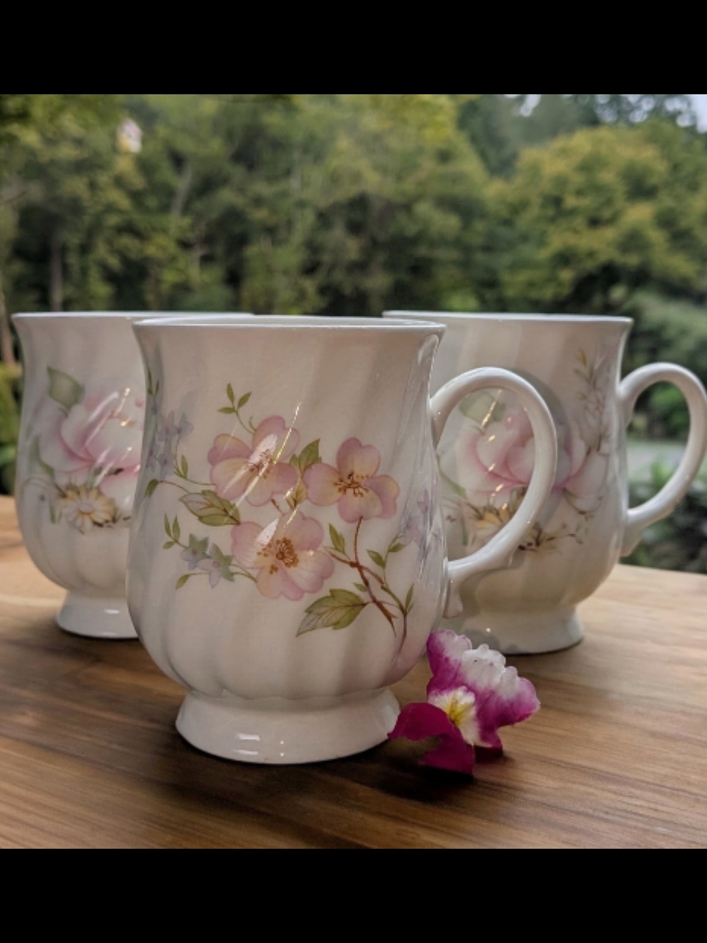 Set of 3 Hitkaai pale pink Roses & Daisy bone china Cup / Mug Made In India